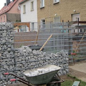 Mitschurin Galabau & Technik - Gabionensichtschutzwand