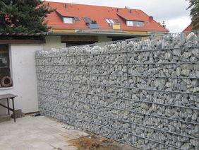 Mitschurin Galabau & Technik - Gabionensichtschutzwand